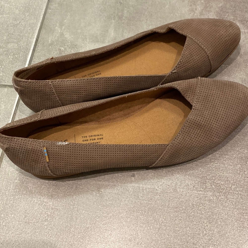 Toms suede flats